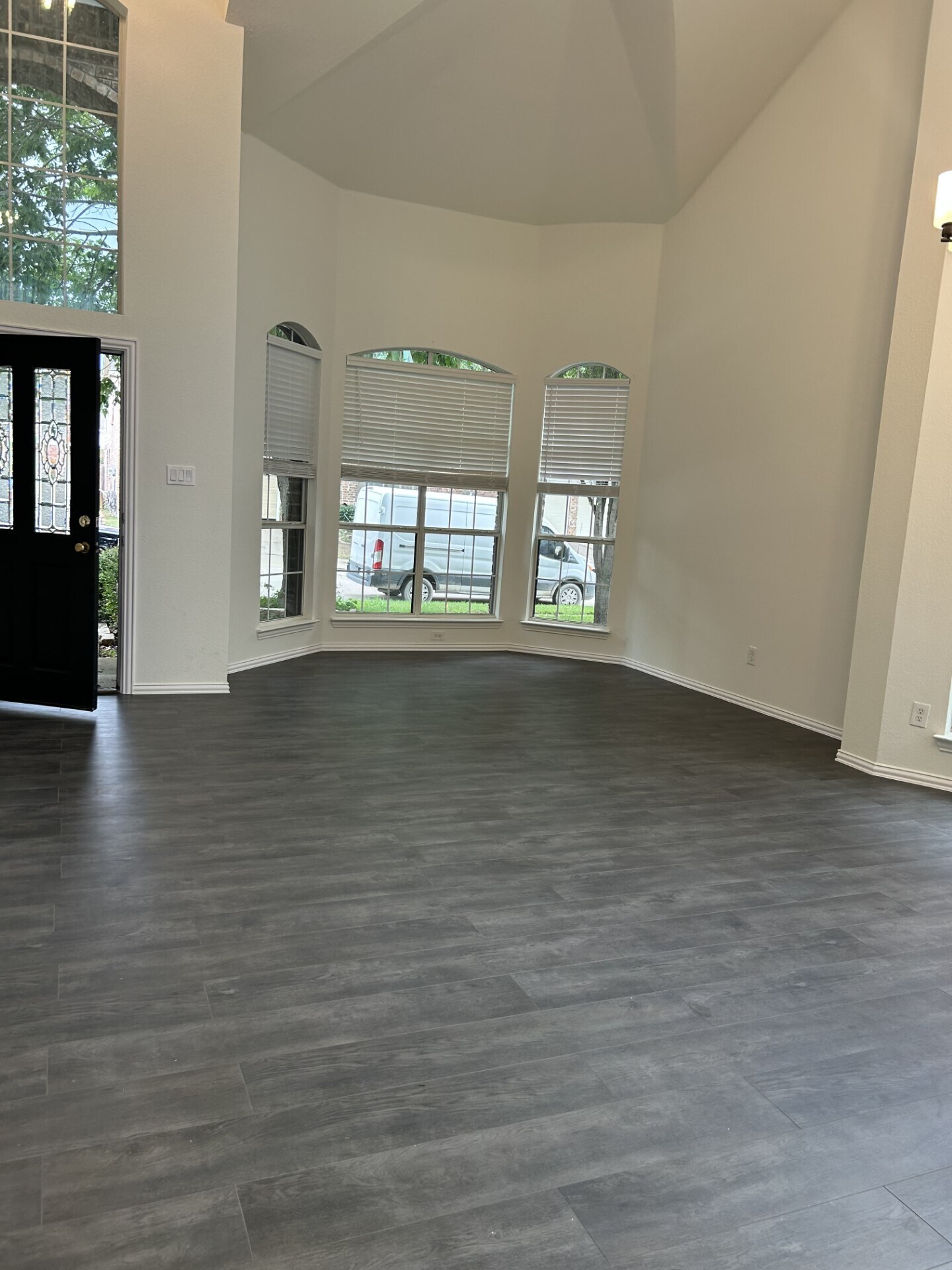 Building Photo - 412 Cypress Hill Dr