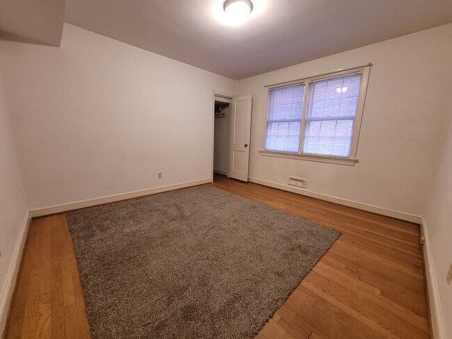 Bedroom 2 empty - 3131 W Grace St