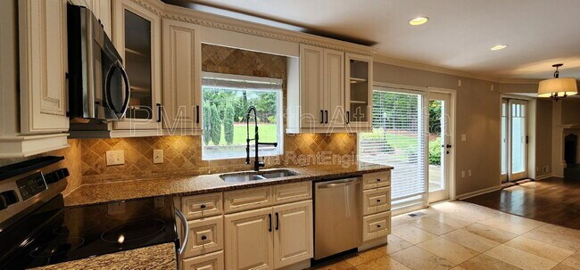 Building Photo - 40 Pheasant Dr SE