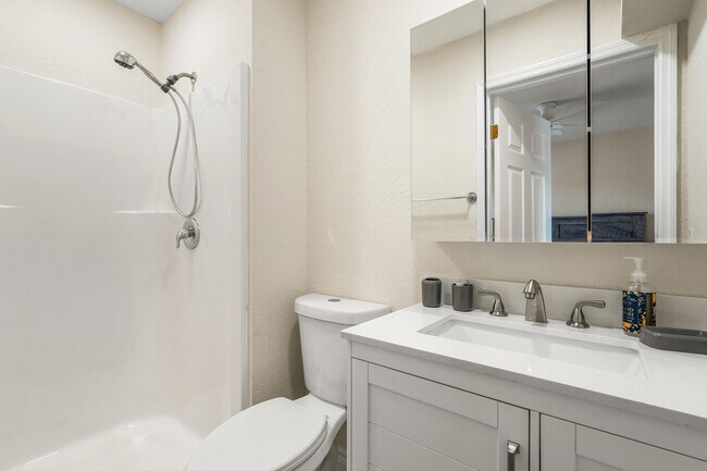 Building Photo - 1510 3rd Ct