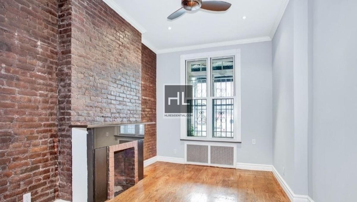 Building Photo - Leroy Street