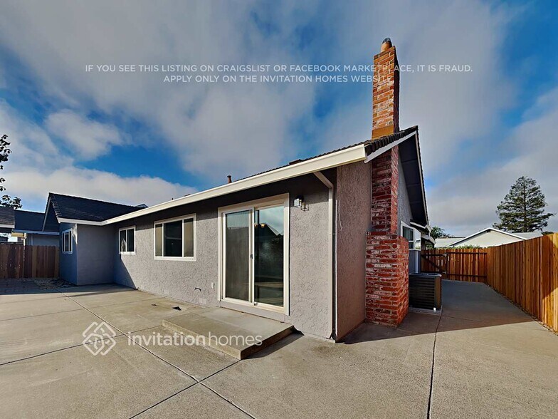 Building Photo - 503 Hacienda Ln