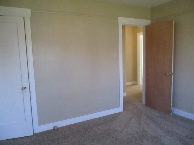 Building Photo - 466 25th Ave