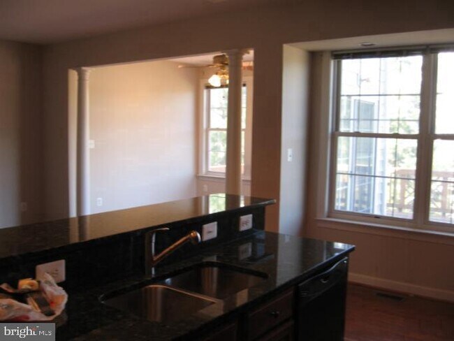 Building Photo - 4041 Royal Lytham Dr