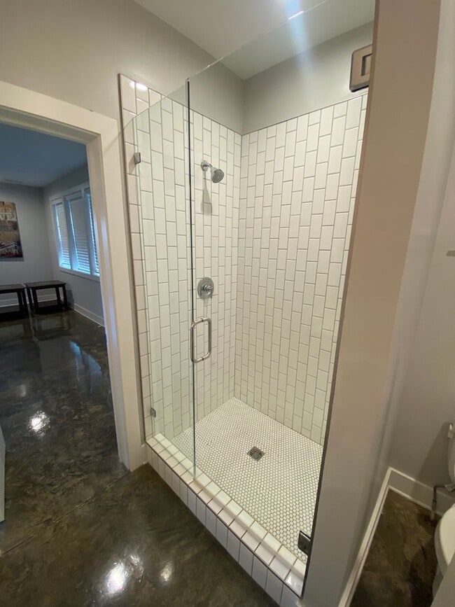 Building Photo - Prime East End Rental Home