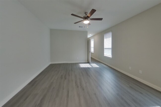 Building Photo - 23631 Gibson Frst Dr