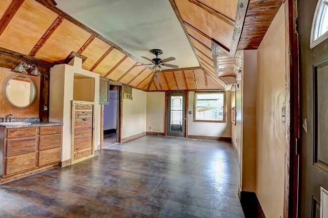 Building Photo - 3601 Kidd Ln