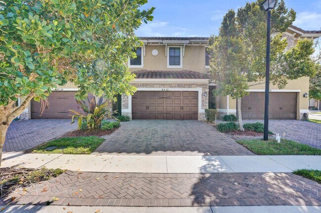 Building Photo - Gorgeous Townhome in Parkland