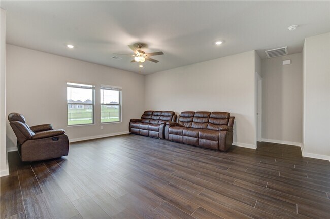 Building Photo - 6607 Arabella Lakes Dr