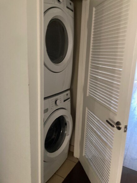 laundry - 11911 Mayfield Ave