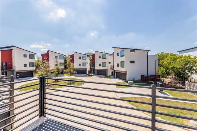 Building Photo - 1417 Kramer Ln