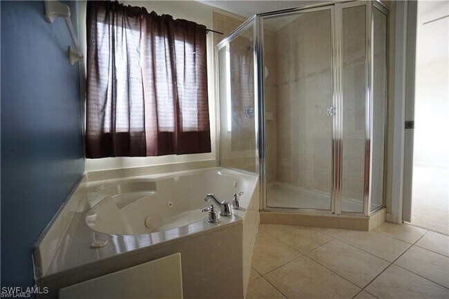 Building Photo - 9774 Roundstone Cir