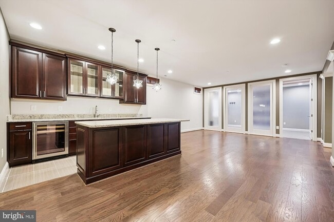 Building Photo - 448 Salk Cir
