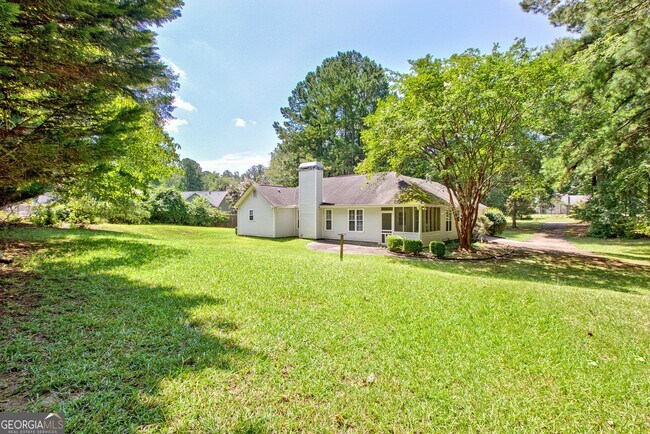 Building Photo - 45 Paces Landing Dr