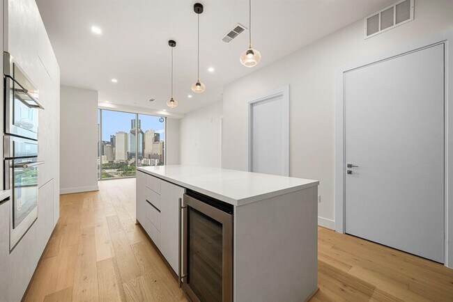 Building Photo - 1711 Allen Pkwy