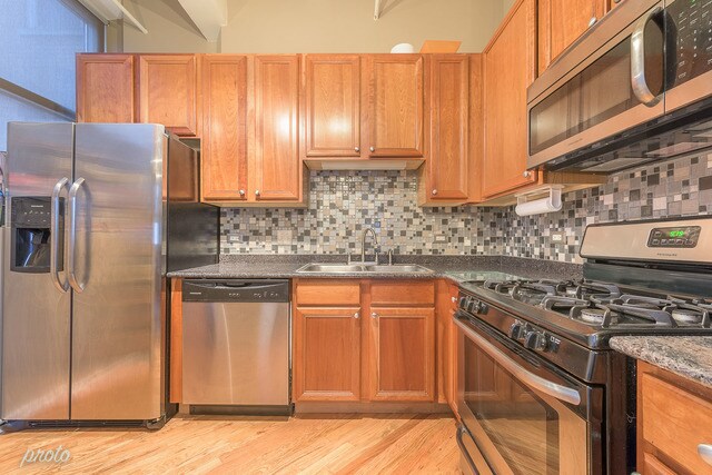 Building Photo - 500 S Clinton St