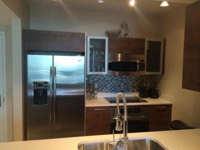 Building Photo - 480 Hibiscus St