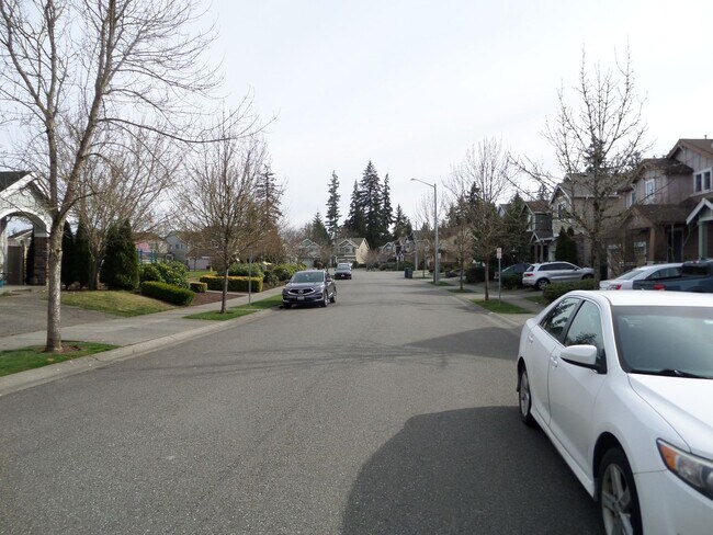 Building Photo - Gorgeous 3 Bedroom Home in Fantastic Bothell Location!