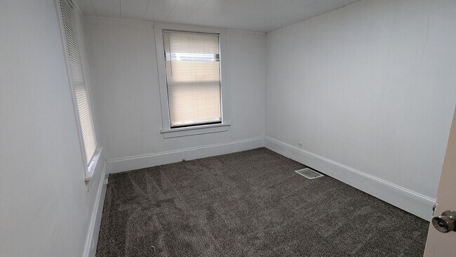 Building Photo - Daisy Lane Investment Group, LLC (916 6th St)