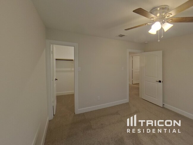 Building Photo - 1207 Bullock Dr