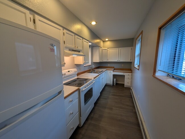 Building Photo - 1000 Fountain Terrace Dr