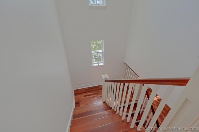 Building Photo - 343 Flamingo Dr