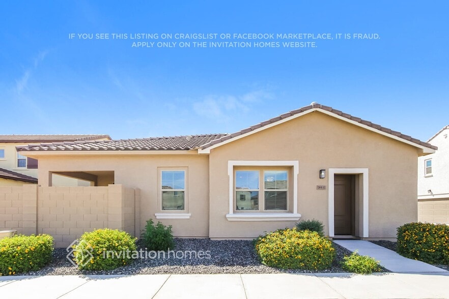 Primary Photo - 18931 W Pasadena Ave