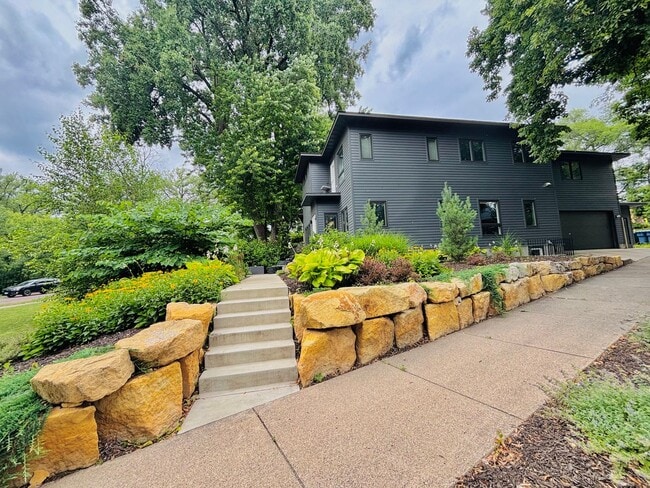 Primary Photo - Rare Minnehaha Parkway rental under 5k! Be...