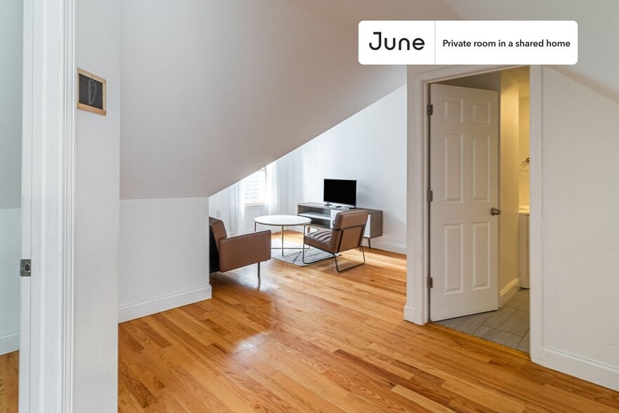 Building Photo - Room in Shared 6 bed/2 bath home in Somerville