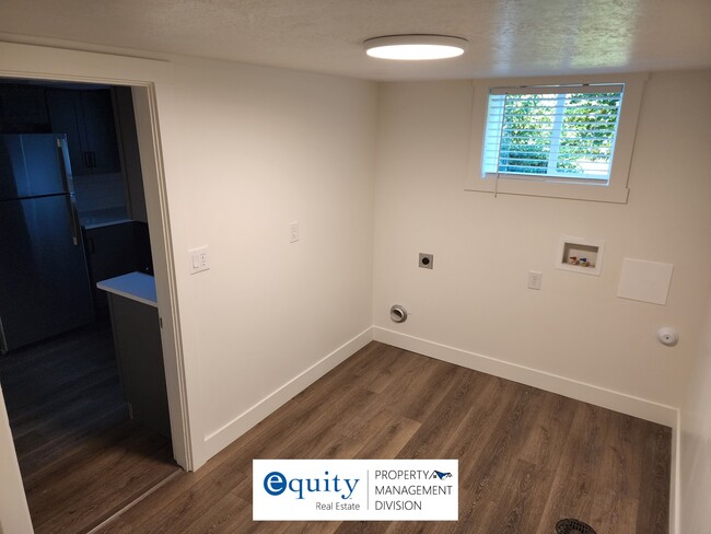 Building Photo - 162 S 100 E