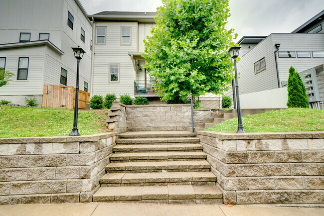 Building Photo - 210 N 9th St