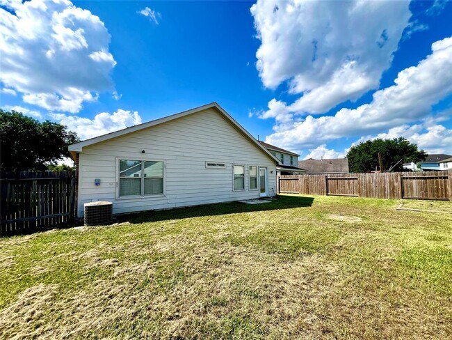 Building Photo - 21235 Bending Green Way