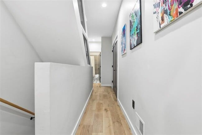 Building Photo - 5228 Dresden Wy