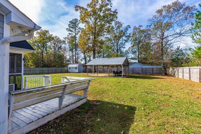 Building Photo - 389 Livingston Dr