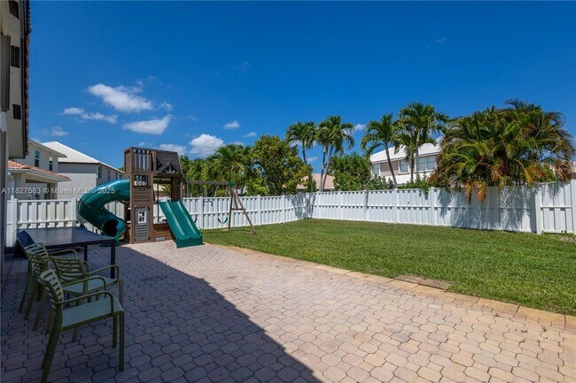 Building Photo - 649 SW 168th Way