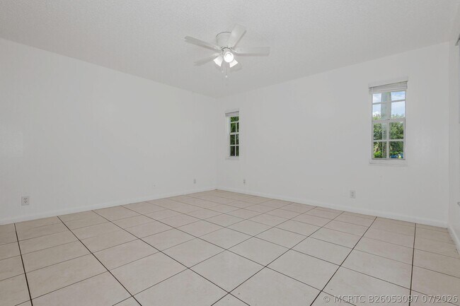 Building Photo - 8830 W Sample Rd