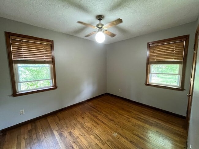 Building Photo - Renovated 3 Bedroom 1.5 Bath Home for Rent!