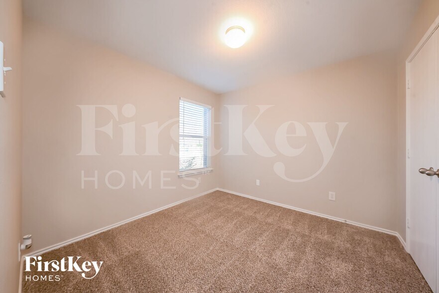 Building Photo - 1152 Warrior Dr