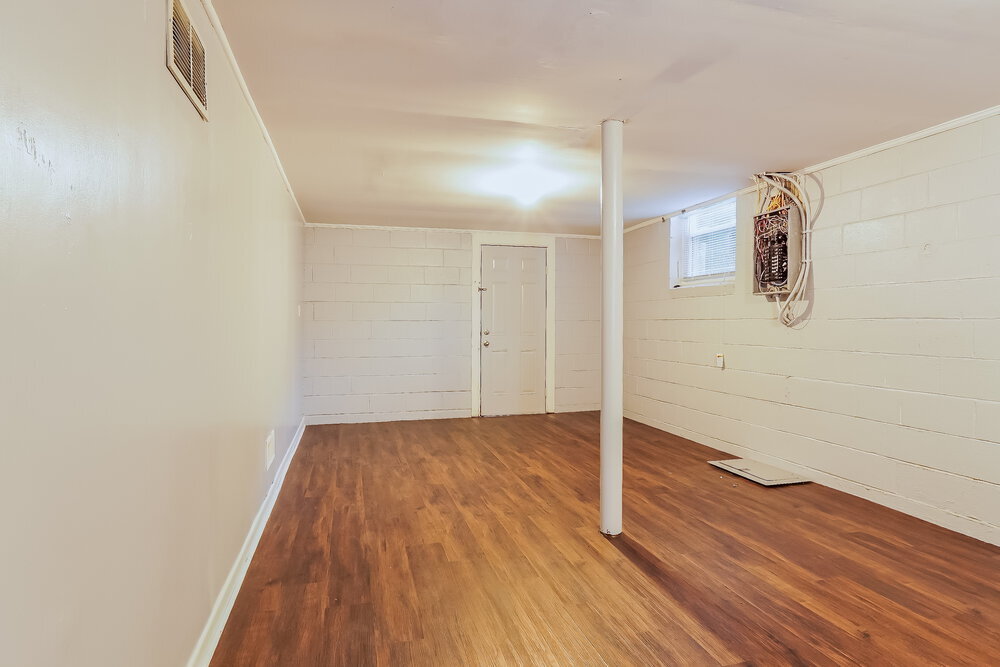 Building Photo - 752 Barclay Ln
