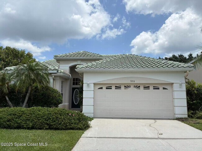 Primary Photo - 976 Wimbledon Dr