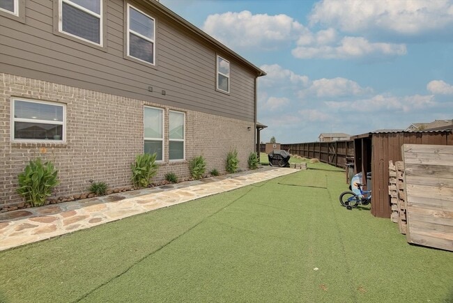 Building Photo - 2319 Gentle Breeze Ln