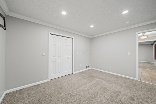 Building Photo - 1094 Farrington Dr