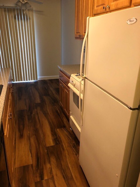 Kitchen - 3515 Chestnut Ave