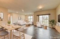 Building Photo - 722 Lorhan Dr