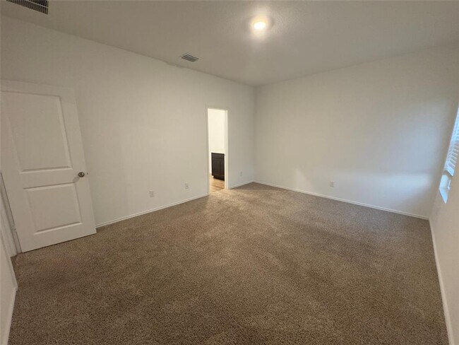 Building Photo - 502 Thunderstorm Ave