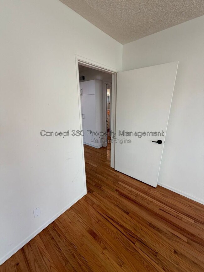 Building Photo - 3610 W 230th St