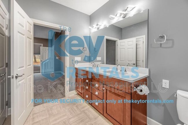 Building Photo - 1352 Creeks Edge Dr