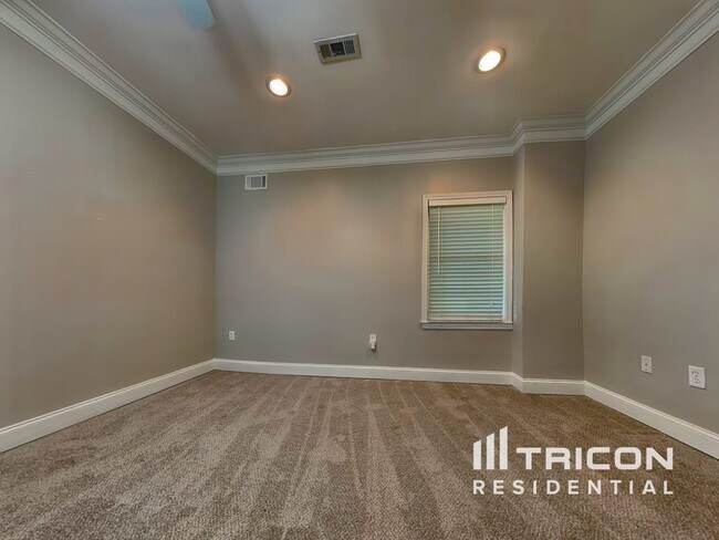 Building Photo - 1410 Bentwater Dr