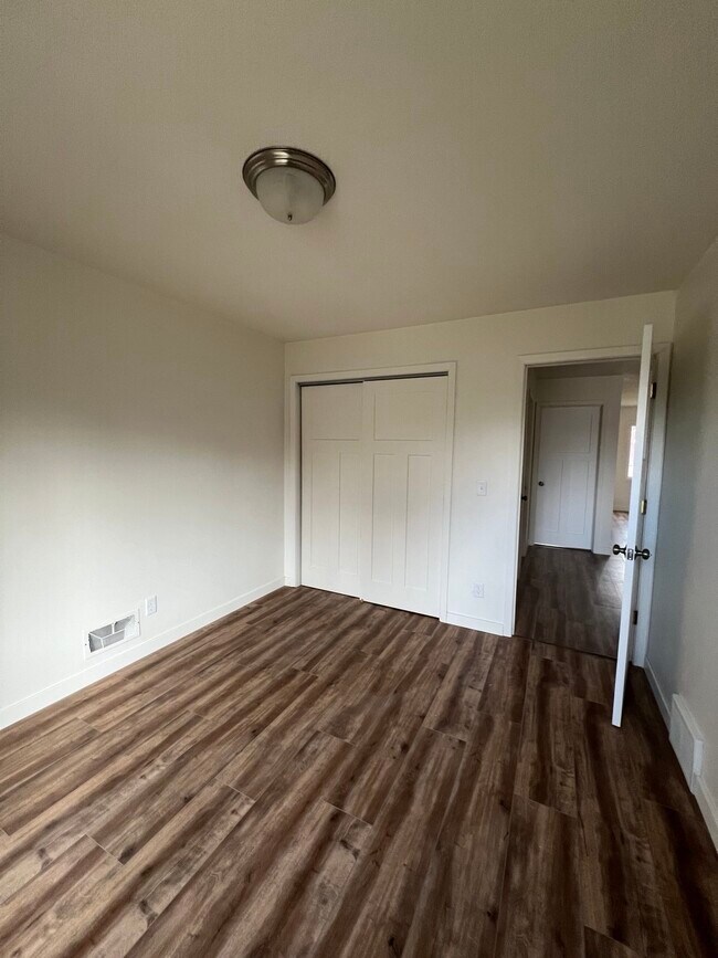 Upper bedroom #2 - 4060 Cinnabar Dr