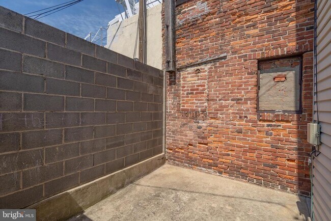 Building Photo - 508 Scott St